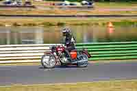 Vintage-motorcycle-club;eventdigitalimages;mallory-park;mallory-park-trackday-photographs;no-limits-trackdays;peter-wileman-photography;trackday-digital-images;trackday-photos;vmcc-festival-1000-bikes-photographs